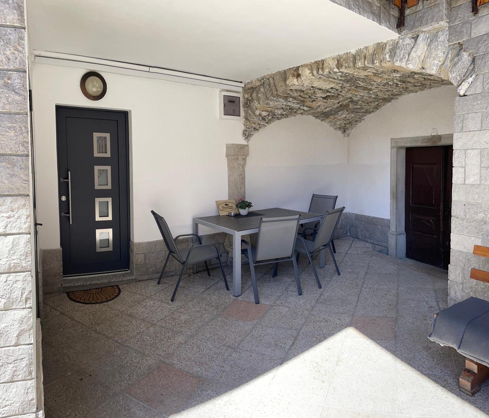 Homestead - Domacija - Nabergoj Podnanos Eksteriør bilde